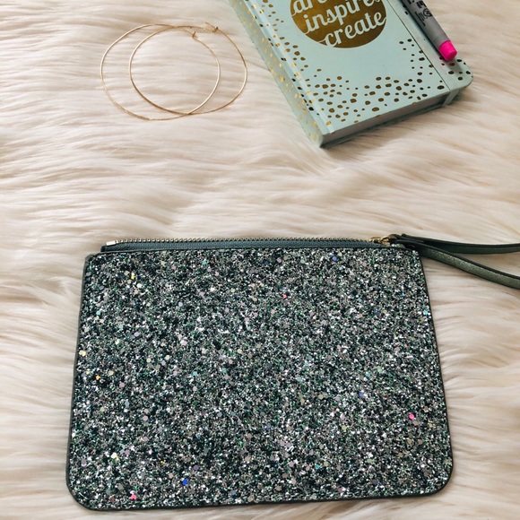 Old Navy super glittery/shiny wristlet - Picture 6 of 9